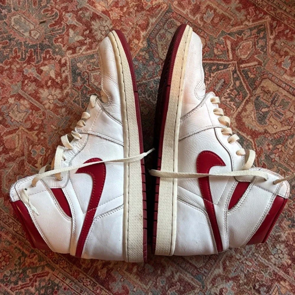 Nike Air Jordan 1 Retro OG High Metallic Red Men's Size 11 White Varsity Red